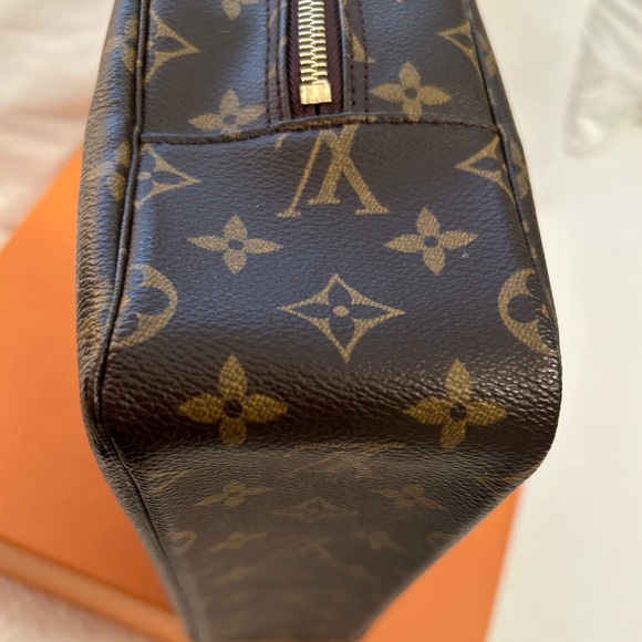 Authentic Clean Louis Vuitton Monogram Trousseau 🥰 - Picture 8 of 14